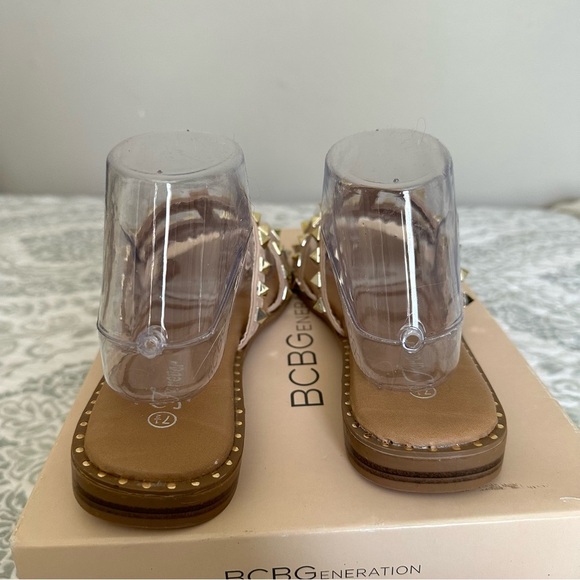 Forever Link Tan Sandals with Gold Studs - Picture 4 of 9